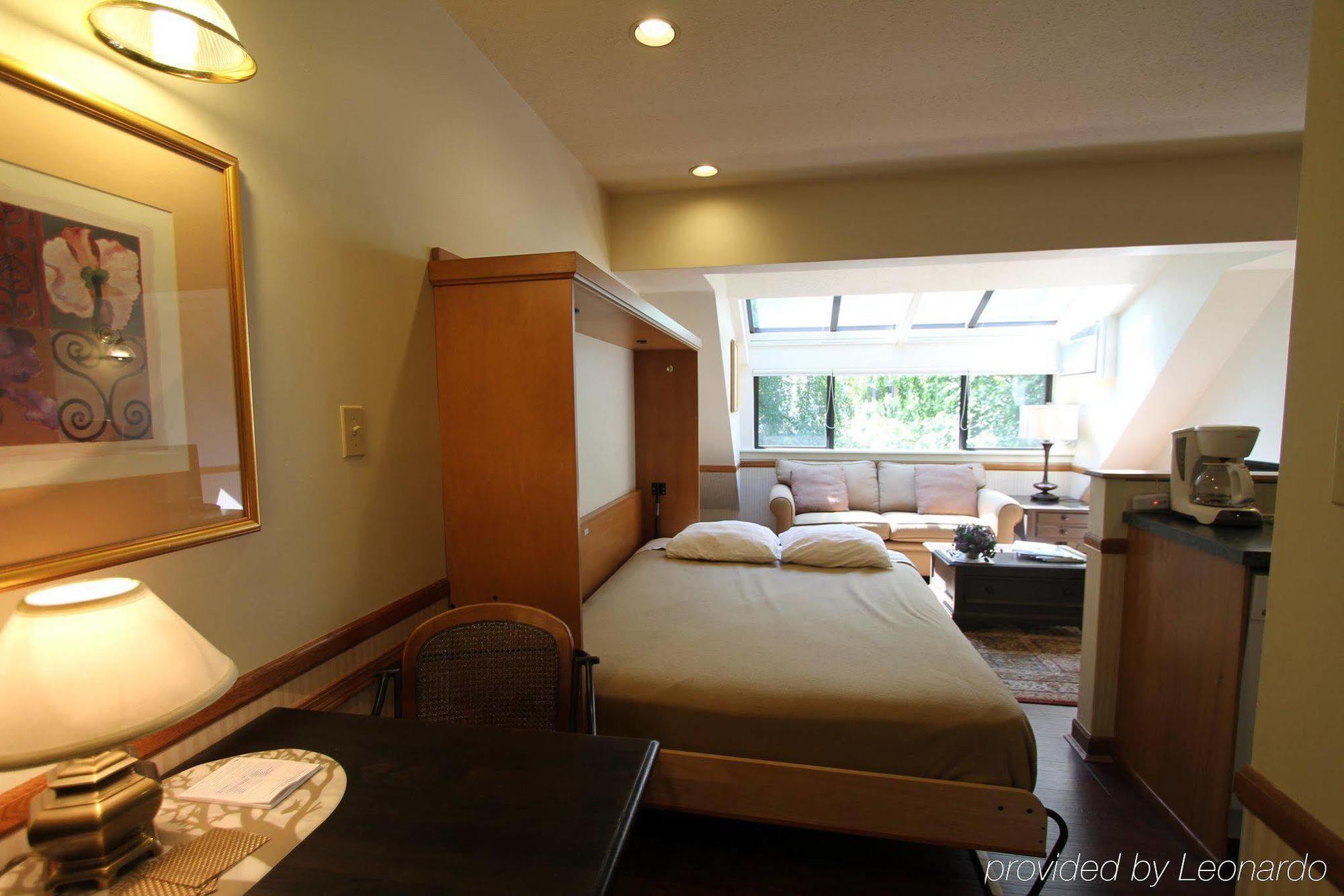 Clock Tower Resort 휘슬러 외부 사진
