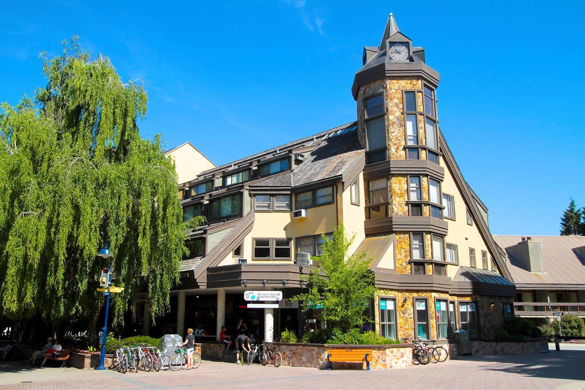 Clock Tower Resort 휘슬러 외부 사진